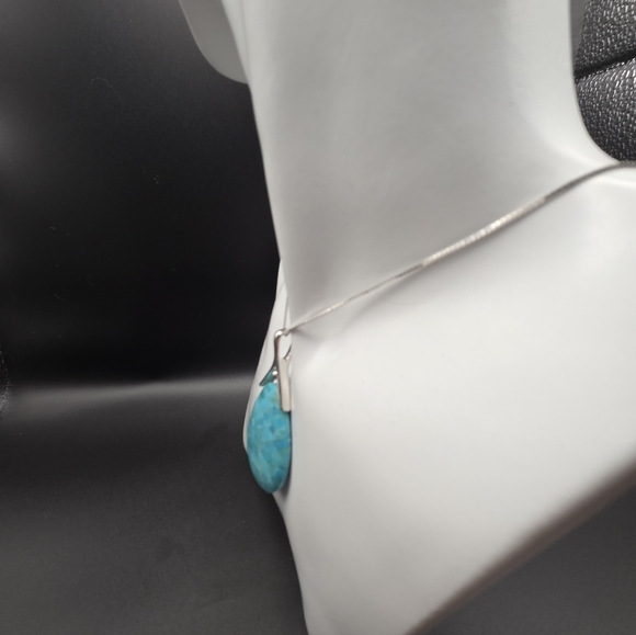 Teardrop-shaped turquoise pendant with 18in Chain. 2 Inch Extender. - Picture 3 of 7